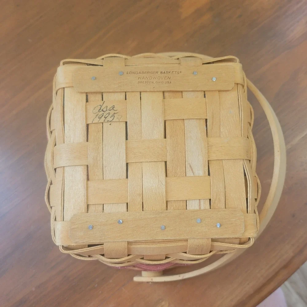 Longaberger 1995 Perfect Attendance Basket‎